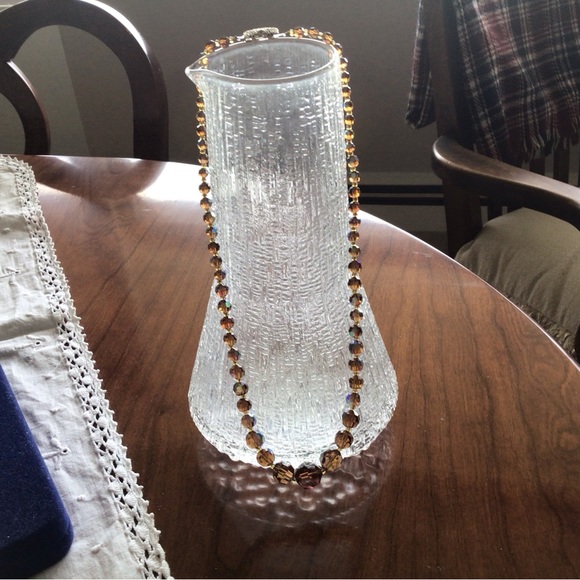 Beautiful Vintage Crystal Necklace - Picture 2 of 7